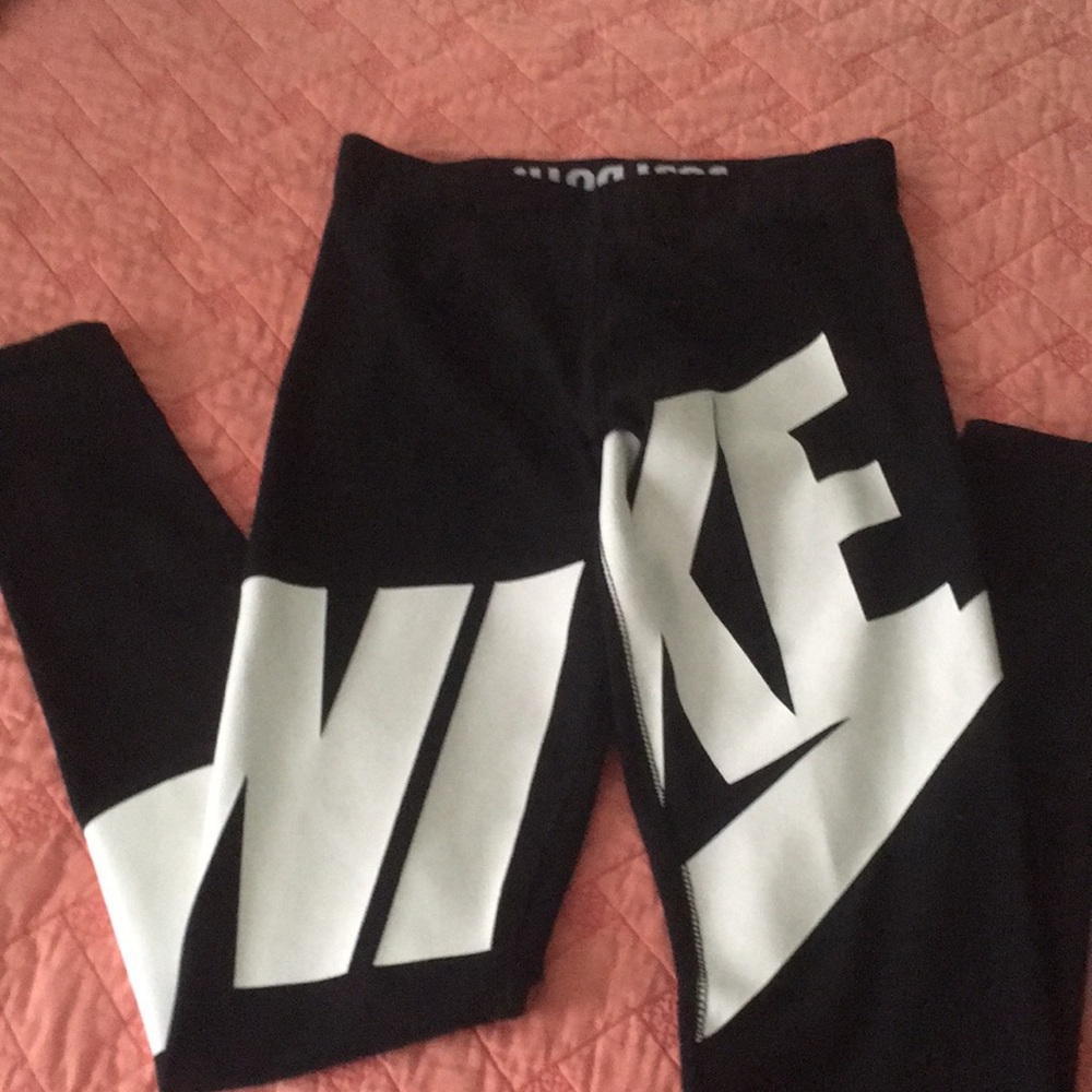 Nike Yoga/Stretch workout leggings